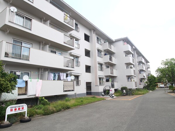 千里北町住宅A３棟（405）の物件外観写真